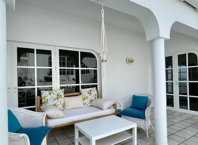 Grosse Sonnendurchflutete コスタ・カルマ