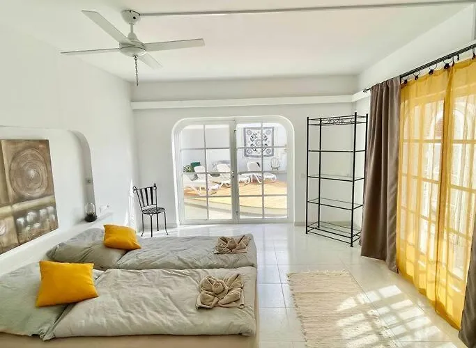 Grosse Sonnendurchflutete 別荘 *